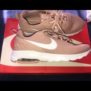 Nike Air Max Motion LW